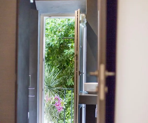 Lucus Exclusive Bed & Breakfast